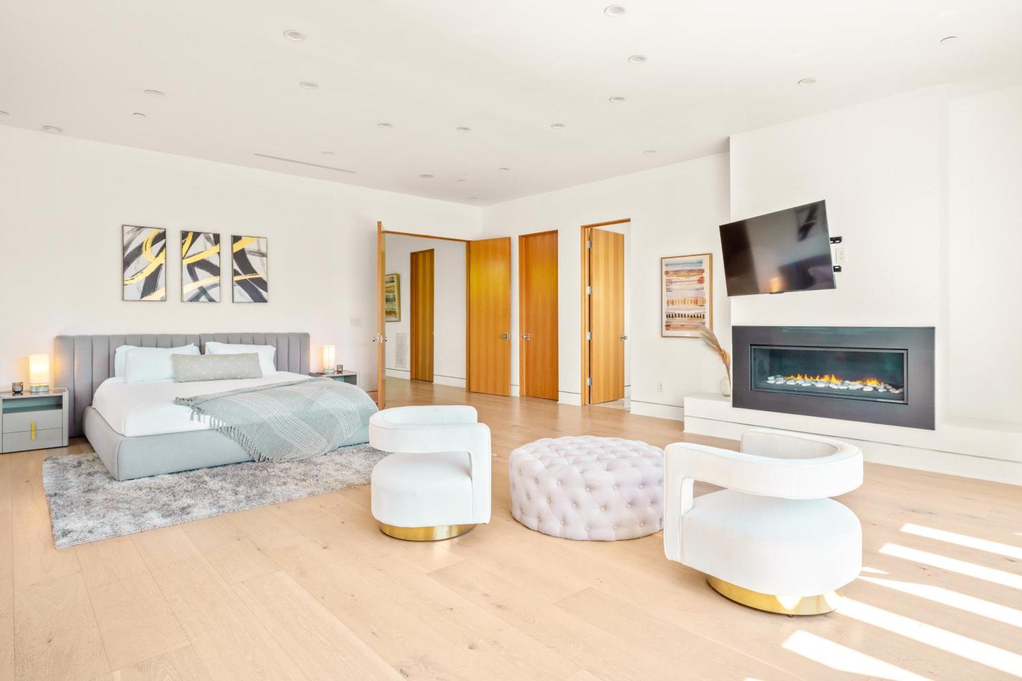 Villa Luxurious Retreat - Modern House With Pool *